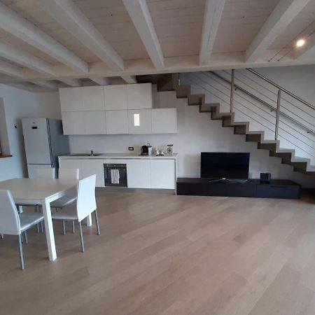 Bmp Apartment Deluxe 1 Jacuzzi Riscaldata Privata Vista Lago Di Garda เบรนโซเน ซูล การ์ดา ภายนอก รูปภาพ