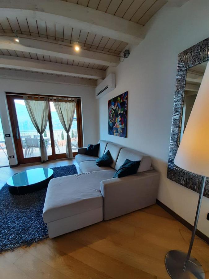 Bmp Apartment Deluxe 1 Jacuzzi Riscaldata Privata Vista Lago Di Garda เบรนโซเน ซูล การ์ดา ภายนอก รูปภาพ