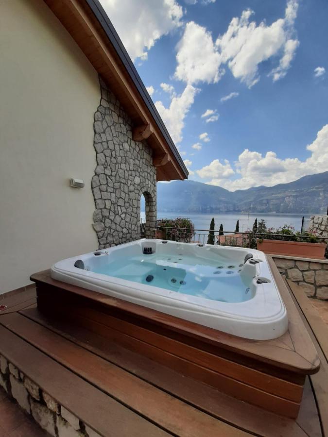 Bmp Apartment Deluxe 1 Jacuzzi Riscaldata Privata Vista Lago Di Garda เบรนโซเน ซูล การ์ดา ภายนอก รูปภาพ