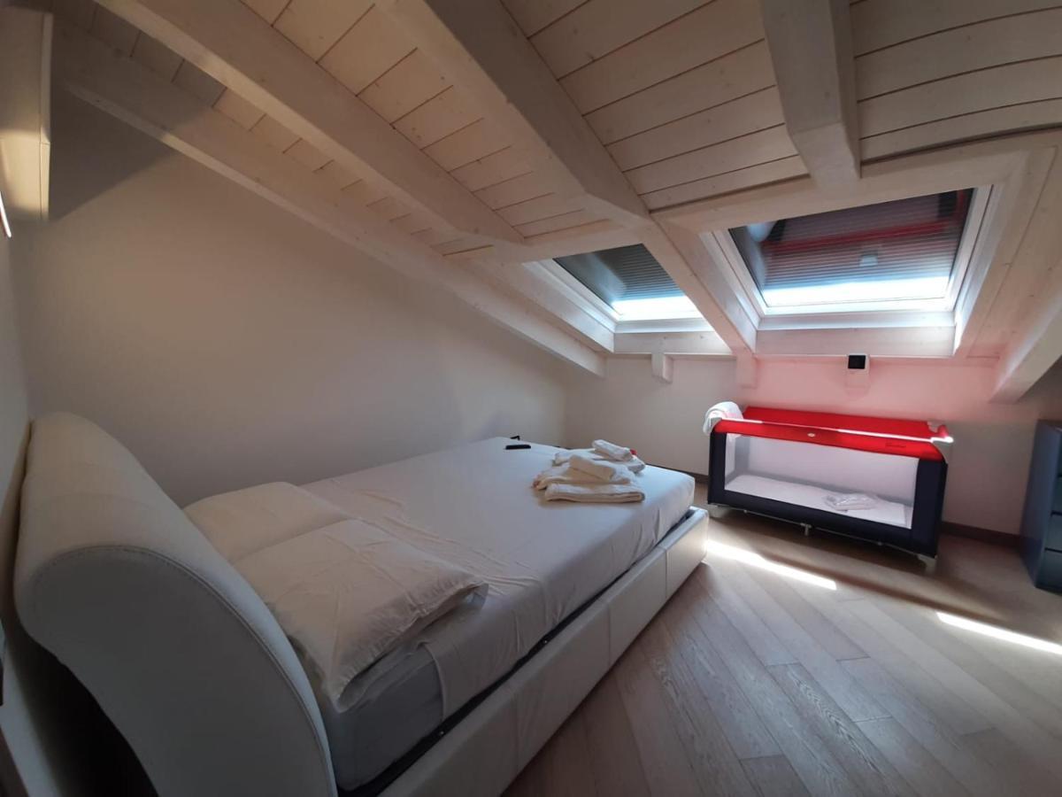 Bmp Apartment Deluxe 1 Jacuzzi Riscaldata Privata Vista Lago Di Garda เบรนโซเน ซูล การ์ดา ภายนอก รูปภาพ