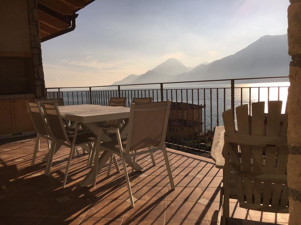 Bmp Apartment Deluxe 1 Jacuzzi Riscaldata Privata Vista Lago Di Garda เบรนโซเน ซูล การ์ดา ภายนอก รูปภาพ